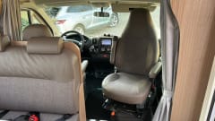 LiKaJo – Beautiful young 4-person Carado alcove from 2019