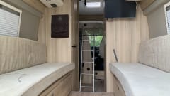 Dreamer – 5 berth Fiat Ducato camper van