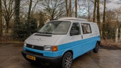 Waves – 2p Volkswagen bus uit 2003
