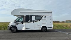 Beni – 6 Berth / 6 Seatbelt Benimar Primero 313