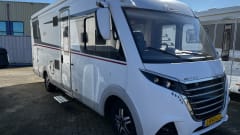19 LMC T735 Explorer – 19 LMC T735 Integral camper for 4 people