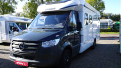 4p Hymer camper