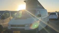 2p Volkswagen bus from 2002