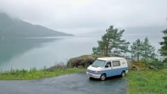 De blauwe reiziger – 4p Volkswagen campervan from 1993