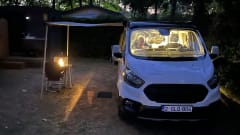 Dethleffs Globevan large beds and unlimited km's