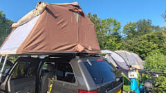 Jeep Grand Cherokee (lpg) met daktent van 180 x 210