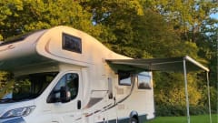 Maddie – Luxurious 6 berth Roller Team 746 from 2018