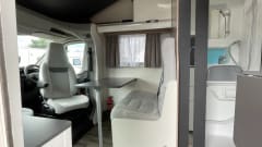 494 – Swift Voyager 494 Island Bed 2024