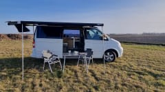 "De Witte" – 4p Volkswagen bus from 2004