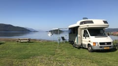 Fresh VW camper around! (4 person alcove)