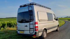 Hank the Van – Luxury off-grid Mercedes Sprinter