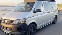 Outlander  – VW Automatic Campervan – 4 Berth – Edinburgh Airport pick up 