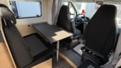 E-type – Gloednieuwe Sunlight Camper 2026 | Lengtebedden + Hefbed | 2–4 Pers.