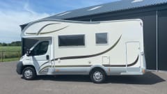 6-8 p Fiat alcove spacious family camper