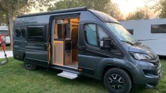 Malibu – Malibu Van 640 LE charming GT sky view