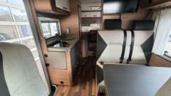 Luxurious 2-person camper, very complete, not too big