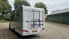 Beautiful Sunlight T68 Adventure Edition AUTOMATIC with spacious single beds.