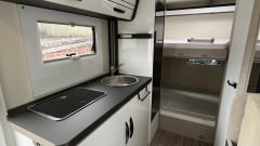 6p McLouis Glamys 320 alkoof bj 2024