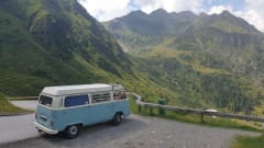 Brum – Volkswagen T2 baby blue with 6 cylinder