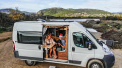 Surf Camper – Off Grid Camperbus Fiat Ducato L2H2 (for hot and cold days)