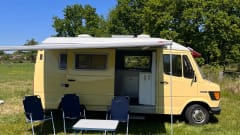 Chou – Charmant camping-car Mercedes 207D de 1981