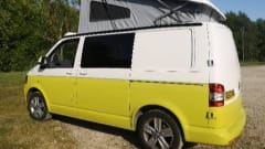 Daisy – 4 berth Volkswagen Camper Van (newly converted 2022)