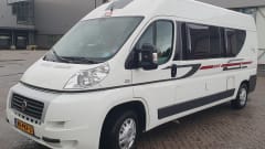 KKC – 2p Adria Twin SP uit 2011