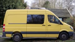 Ivan – 3-sitziger Mercedes-Benz Bus aus dem Jahr 2011