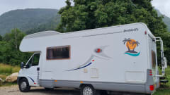 Spacious, cozy and complete family camper