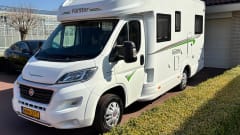 Compact luxury 4 pers. camper 2021 with lots of living space. Euro6 / 140hp 