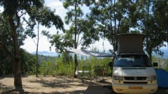 The last real Bulli – 4 person Volkswagen T4 California with lifting roof
