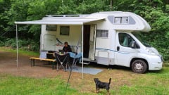 Luxury 6-person all-round camper