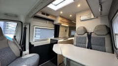 ROTS – Dethleffs Globetrail 640 | 3 person bus camper