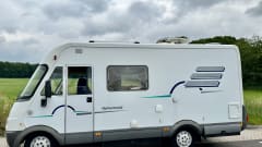 2p Hymer B574 fixed bed air conditioning