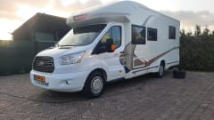 4p Challenger semi-integrated with queen bed