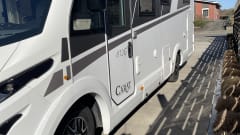 Modest – 5p McLouis Carat 873g integrated camper from 2021