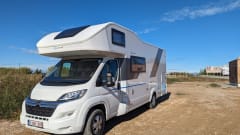 Sun Living  – 6p recent family camper from 2021 - Sun Living alcove