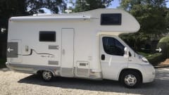 Rizzo  – Gorgeous 6 berth family motorhome with bedding, fully equipped. rear bunks.