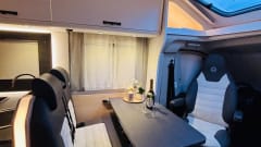 Making Memories 1 – Fiat T67s Sunlight Semi-intégré 2024 Automatique Lits simples