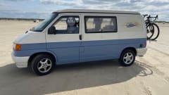 De blauwe reiziger – 4p Volkswagen campervan from 1993