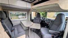 Willy – 4p Citroën bus uit 2024