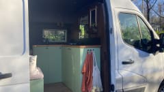 Ed – Stylish self-built camper L3H2