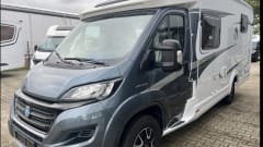 Maudje – Super nice family camper length beds and lifting bed 