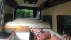 Bruce – 2p Mercedes-Benz bus from 2009