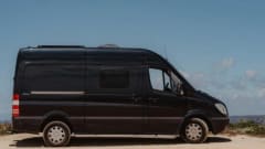 Roxy June – 2p Mercedes-Benz bus from 2011