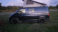 Betty – VW Campervan 4 Berth - Great looking van, cosy living space
