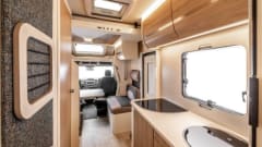 Arnold Rimor – Automatic Rimor EVO 2023 with 4 bike rack and awning