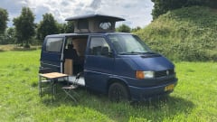 2p Volkswagen bus from 1992