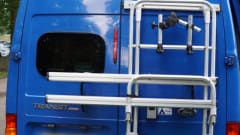 Sky – 2p Ford bus uit 2005