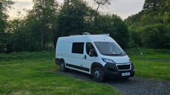 Herdy 🐑 – ✨ Camper di lusso per soli adulti | Pronto per vivere fuori dalla rete elettrica | Ammessi cani ✨